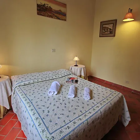 Attractive In Old On The Estate With Pool