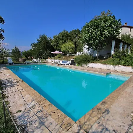 Сasa de vacaciones Attractive In Old On The Estate With Pool Umbertide